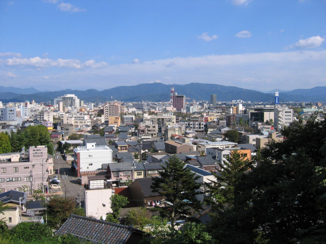 愛宕坂から福井市内の眺望